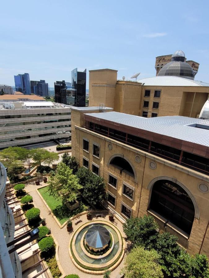 Apartment At Michelangelo Towers Johannesburg Exterior photo